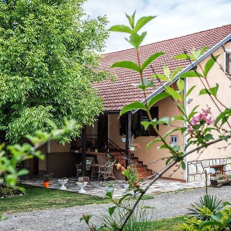 Apartment Tomasevic Slunj Exteriér fotografie